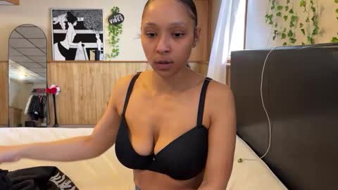 Snapshot of wanderlustgaal chatting on 31, 3, 2026 wanderlustgaal online show from 31, 3, 2026