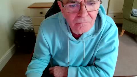Snapshot of wanttobefree22 chatting on 24, 10, 2025 wanttobefree22 online show from 24, 10, 2025