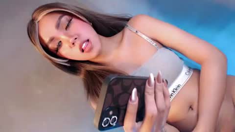 Isla Fox online show from 23, 9, 2025