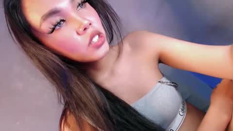 Isla Fox online show from 7, 10, 2025