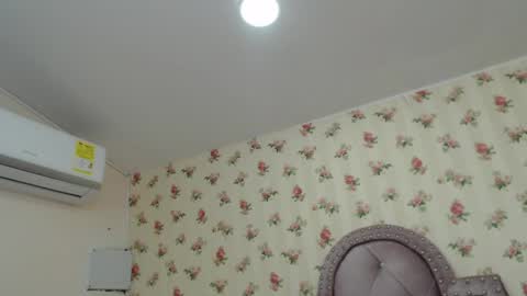 Milf Latina online show from 8, 4, 2026