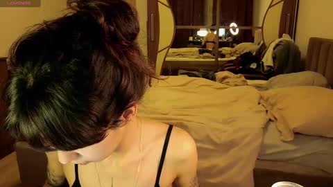 Snapshot of wavy_nights chatting on 2, 12, 2024 Mina online show from 2, 12, 2024