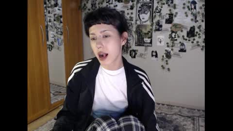 Snapshot of wavy_nights chatting on 8, 9, 2025 Mina online show from 8, 9, 2025