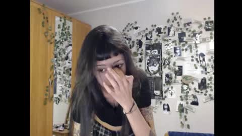 Snapshot of wavy_nights chatting on 8, 10, 2025 Mina online show from 8, 10, 2025