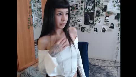 Snapshot of wavy_nights chatting on 11, 10, 2025 Mina online show from 11, 10, 2025