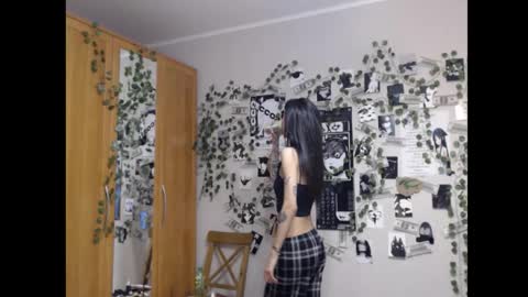 Snapshot of wavy_nights chatting on 13, 10, 2025 Mina online show from 13, 10, 2025