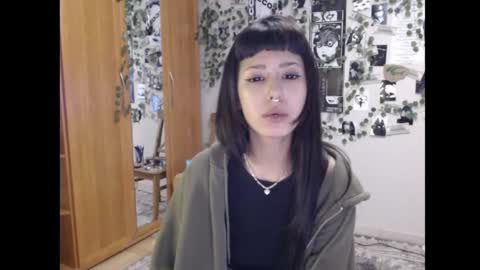 Snapshot of wavy_nights chatting on 17, 10, 2025 Mina online show from 17, 10, 2025