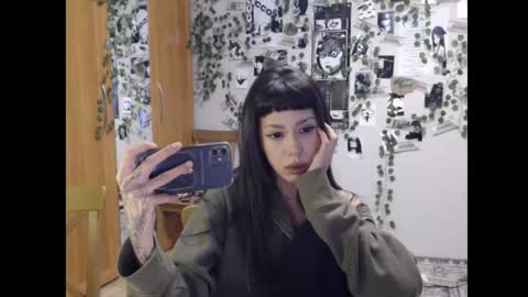 Snapshot of wavy_nights chatting on 20, 10, 2025 Mina online show from 20, 10, 2025