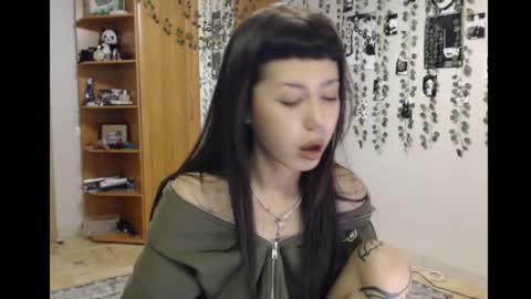 Snapshot of wavy_nights chatting on 28, 10, 2025 Mina online show from 28, 10, 2025