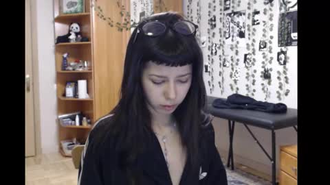 Snapshot of wavy_nights chatting on 21, 11, 2025 Mina online show from 21, 11, 2025