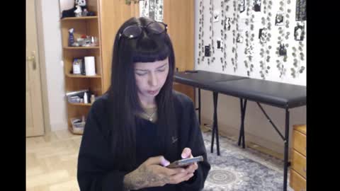 Snapshot of wavy_nights chatting on 22, 11, 2025 Mina online show from 22, 11, 2025