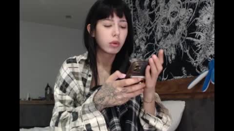 Snapshot of wavy_nights chatting on 18, 6, 2026 Mina online show from 18, 6, 2026