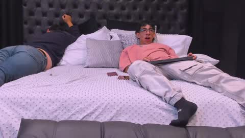 Snapshot of web_gammer_ chatting on 21, 4, 2026 Jhonny Dick his neighbors. online show from 21, 4, 2026