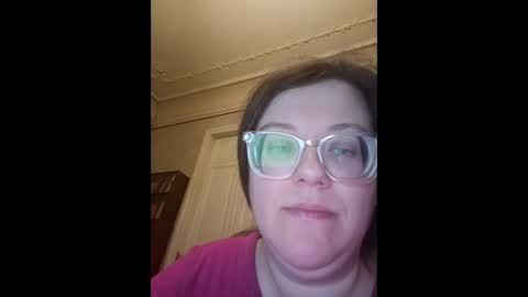 Snapshot of webgirl2 chatting on 17, 12, 2025 Marina online show from 17, 12, 2025