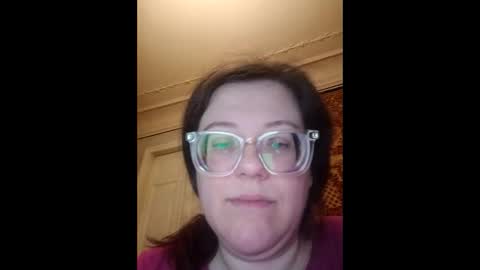 Snapshot of webgirl2 chatting on 18, 12, 2025 Marina online show from 18, 12, 2025