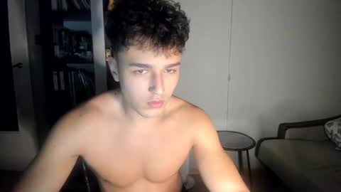 wee_willy_winky online show from 10, 6, 2026
