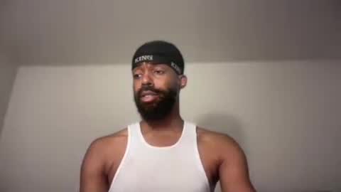 Snapshot of wellpackaged_ chatting on 4, 8, 2026 Langston online show from 4, 8, 2026