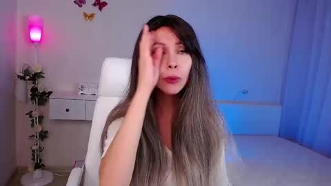 Wendi Foster online show from 10, 11, 2025