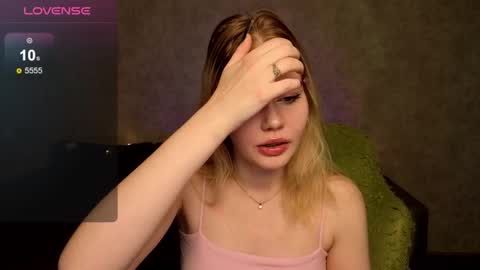 Snapshot of wendy_228 chatting on 13, 10, 2025 Wendy online show from 13, 10, 2025