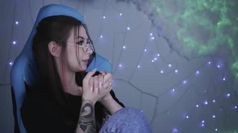 little girl who is always rightLisa online show from 22, 1, 2025