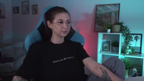 little girl who is always rightLisa online show from 13, 2, 2025