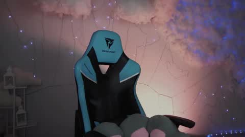 little girl who is always rightLisa online show from 10, 3, 2025