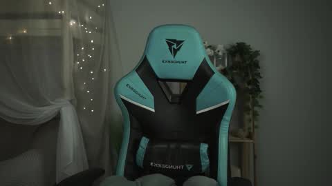 little girl who is always rightLisa online show from 10, 10, 2025