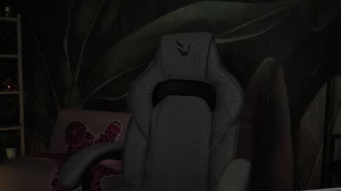 little girl who is always rightLisa online show from 21, 10, 2025