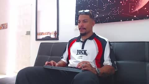 Wesley Rogger online show from 1, 11, 2025