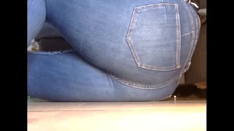 Snapshot of wet_pants2022 chatting on 5, 3, 2025 wet_pants2022 online show from 5, 3, 2025