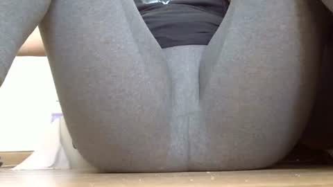 Snapshot of wet_pants2022 chatting on 8, 10, 2025 wet_pants2022 online show from 8, 10, 2025