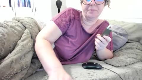 Snapshot of wetladyjoy chatting on 24, 11, 2025 Amy online show from 24, 11, 2025