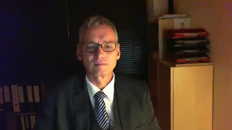 Snapshot of wetsuitedman chatting on 18, 10, 2025 Franz online show from 18, 10, 2025