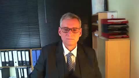 Snapshot of wetsuitedman chatting on 31, 10, 2025 Franz online show from 31, 10, 2025