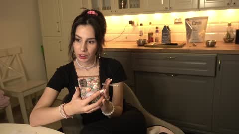 Snapshot of whats_her_name chatting on 10, 1, 2025 Victoria Maria online show from 10, 1, 2025