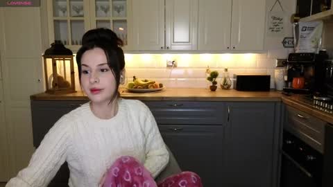 Snapshot of whats_her_name chatting on 13, 1, 2025 Victoria Maria online show from 13, 1, 2025