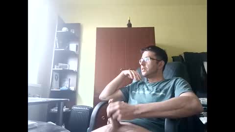 Snapshot of whatwouldyouliketosee chatting on 22, 4, 2026 stoffy online show from 22, 4, 2026