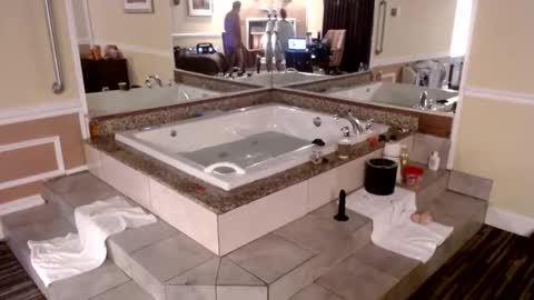 wheresmyqueenat online show from 17, 12, 2024