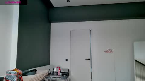 Max online show from 9, 9, 2025