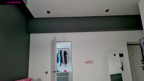 Max online show from 11, 10, 2025