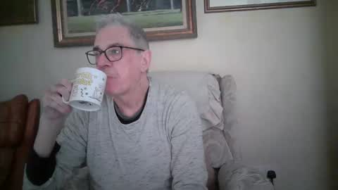 whitebriefs009 online show from 14, 1, 2026