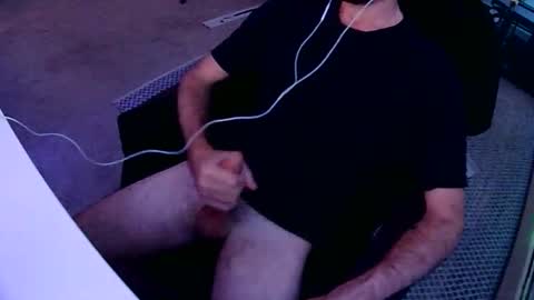Snapshot of whitecreambigd chatting on 9, 6, 2026 whitecreambigd online show from 9, 6, 2026