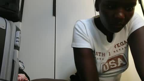 whitenightandqueen online show from 25, 6, 2026