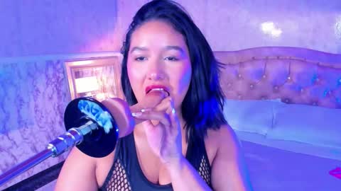 Whitney  online show from 27, 3, 2026