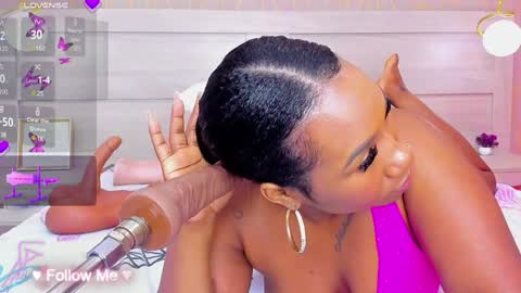 Snapshot of whitneywells chatting on 6, 12, 2024 whitney online show from 6, 12, 2024