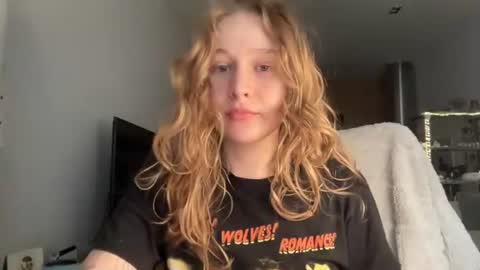 Snapshot of whoisalisa chatting on 19, 7, 2026 Alisa online show from 19, 7, 2026