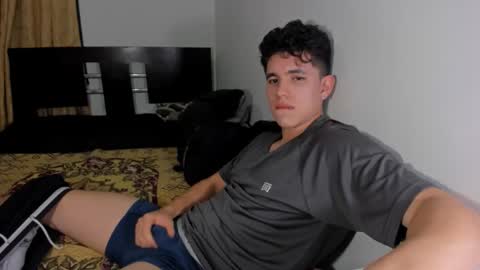 Snapshot of whos_he chatting on 2, 12, 2025 whos_he online show from 2, 12, 2025