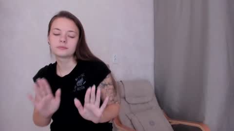 Veronica online show from 2, 2, 2025