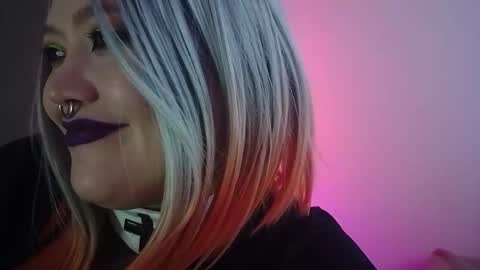 Laura  online show from 17, 11, 2025