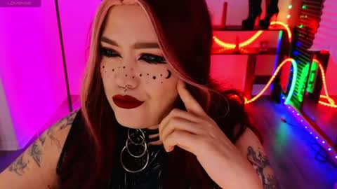 Snapshot of wickedxqueen chatting on 14, 6, 2026 Laura online show from 14, 6, 2026